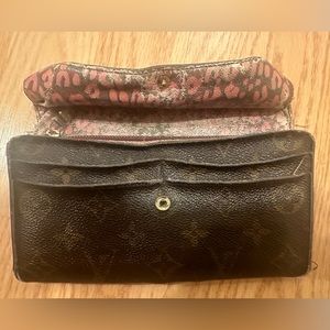 LOUIS VUITTON WALLET, AS IS!
